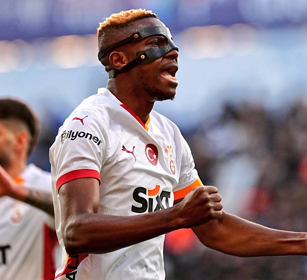 🟡🔴 Bu sezon 31 gole ulaşan Victor Osimhen, kalan maçlarda 1 gol daha atarsa kariyer rekorunu kıracak.