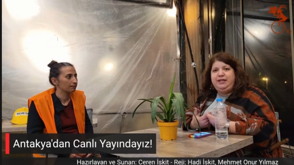 Yoldaşımız Gazeteci Ceren Kaynak İskit'i kaybettik. 

Depremin ikinci haftası bütün olanaksızlıkların içerisinde Ankara'dan ekipmanını sırtlayıp Hatay'a koştu.

Koordinasyon Merkezimizden Hatay'ı görmeyen, duymanlara inat sesimizi duyurmak için yanımızdaydı.
 
Unutmayacağız...