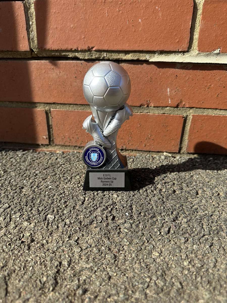 fc_fladbury's tweet photo. FT: FLADS 1-1 bret
(7-6 on pens) A pen from statey saw us draw level in the final, went to penalties and the boys pulled through!
The after party at the Bughut was cancelled courtesy to the Fladbury boys! If anyone wants to claim their runners up medal please contact the anchor! https://t.co/UL1HPSbrXv