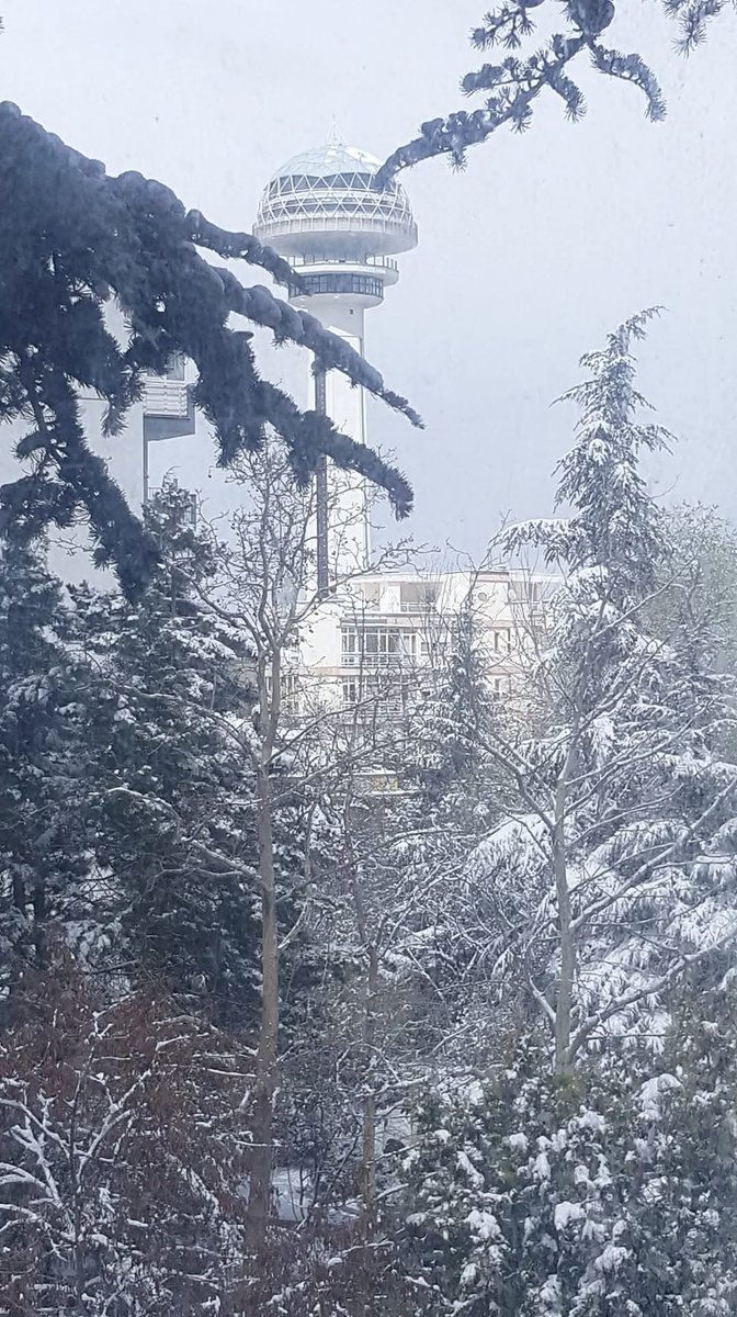 tuncel_ii's tweet photo. #snow #scenery in #April❄❄ https://t.co/6Ls6XSBmTd