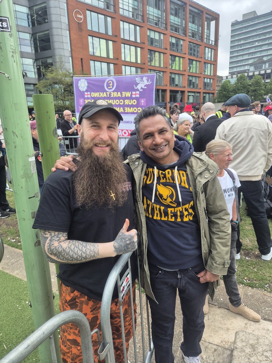 oJARDINEo's tweet image. Managed to catch @recusant_raja after he spoke out on the mass child abuse covered up by the UK establishment.
Please do follow him, share his work, more people need to know about his incredible work.
Drummers used to be my hero's now it's people like this man,
Raja Miah. 🙏🏻