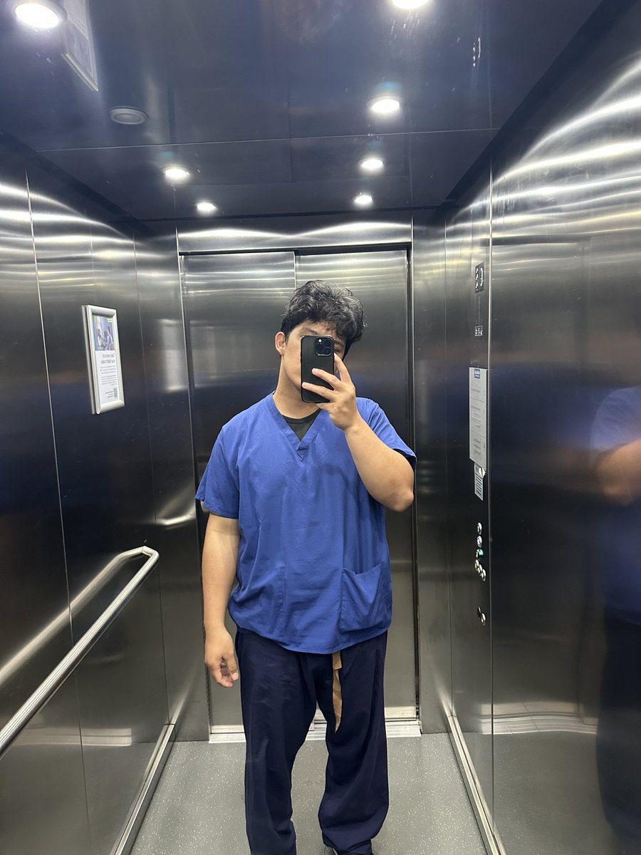 alroiabrantes's tweet photo. Always in random hospitals https://t.co/2DNHpVj9qH