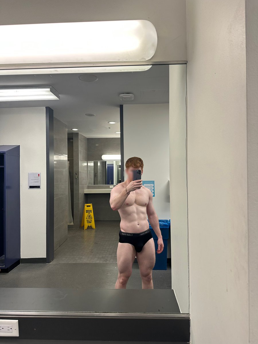 I take advantage of an empty change room