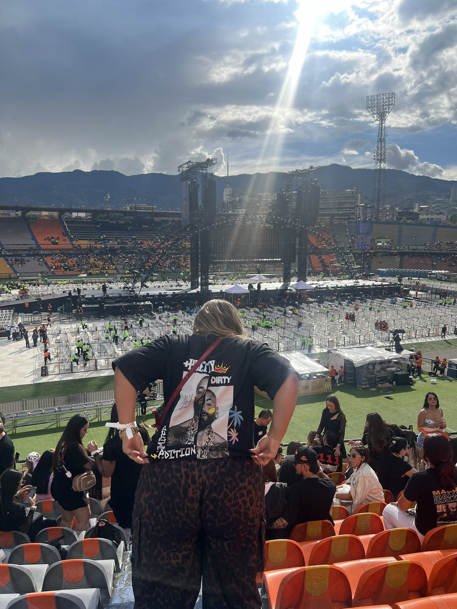 AnaLorena25's tweet photo. Hiciste a una mujer feliz JUAN LUIS❤️‍🔥🥹🥹 @maluma https://t.co/ZgPYKX67ej