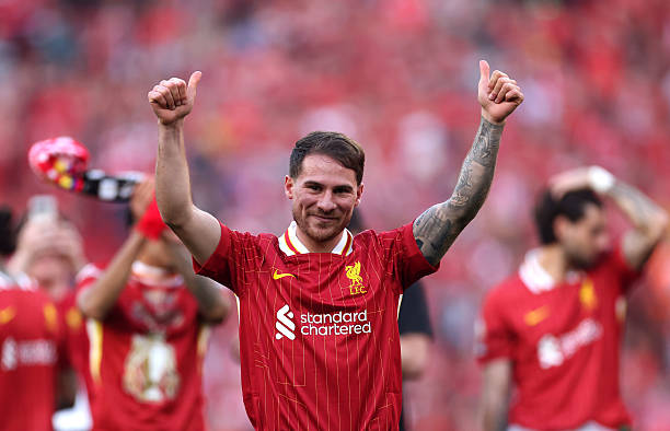 LFCphoto's tweet photo. #LFC #Anfield #LIVTOT #Liverpool #Champions https://t.co/L9BpwuwcS2