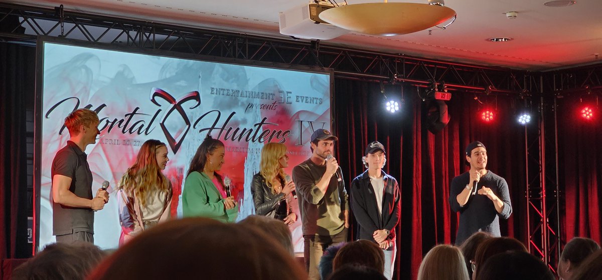 spot5's tweet photo. What a beautiful closing ceremony with our beautiful cast 🥰❤️ #mh4 #shadowhunters https://t.co/onnyVFaCAX