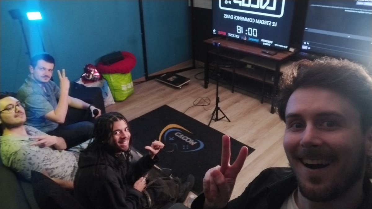 Et c'est le top 24 en watch party pour le LVLUP expo qui démarre ! Venez voir le stream ça va être une foliiiiiie