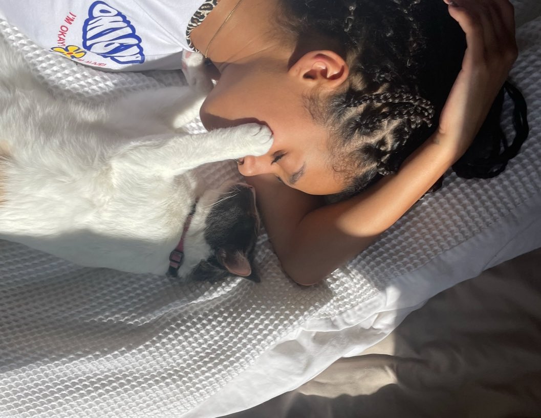 first Weverse notice from Manon? 💛