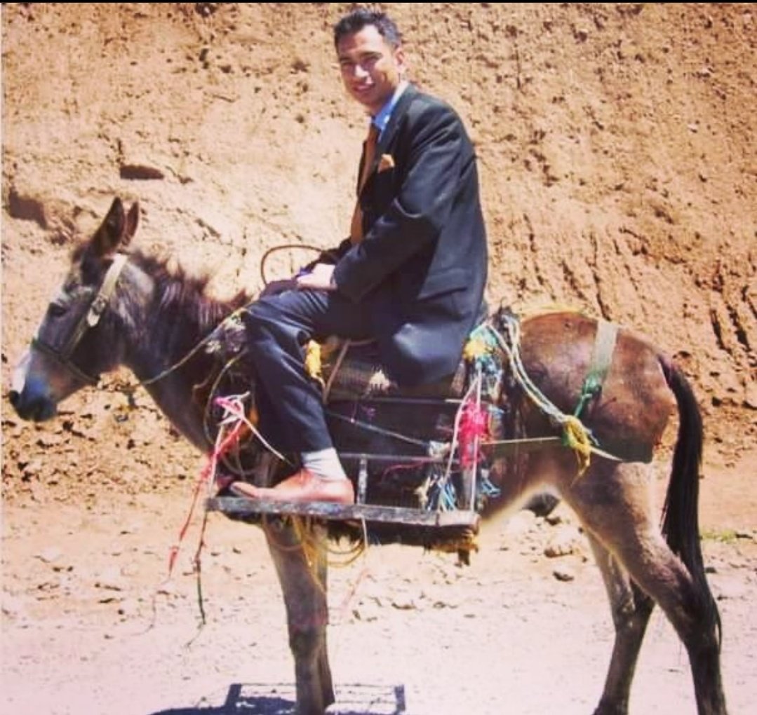 Yusuf Tekin'e göre Türkiye'nin ilk öğretmeniyim. 
2006 / Batman Kozluk