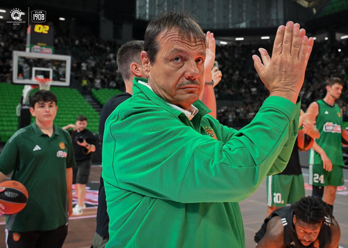 Paobcgr's tweet photo. Together, stronger than ever! ☘️

Thank you for always being by our side! 💚

Watch the full photo album from the open practice on CLUB 1908: https://t.co/O0jvBD37wn 📲

#WeTheGreens #paobcaktor #LiveTheGreenMagic #Club1908 #OneClubOneApp #RoadToAbuDhabi https://t.co/3zOP6LNARm