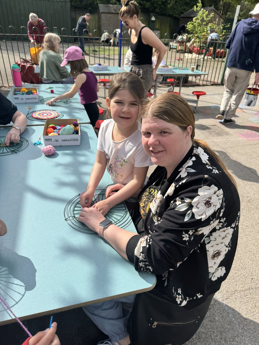 What an amazing morning spent with the community, tidying and transforming our outdoor areas. Thank you to all those who came down to give their time and support! 😊 #teamthoresby