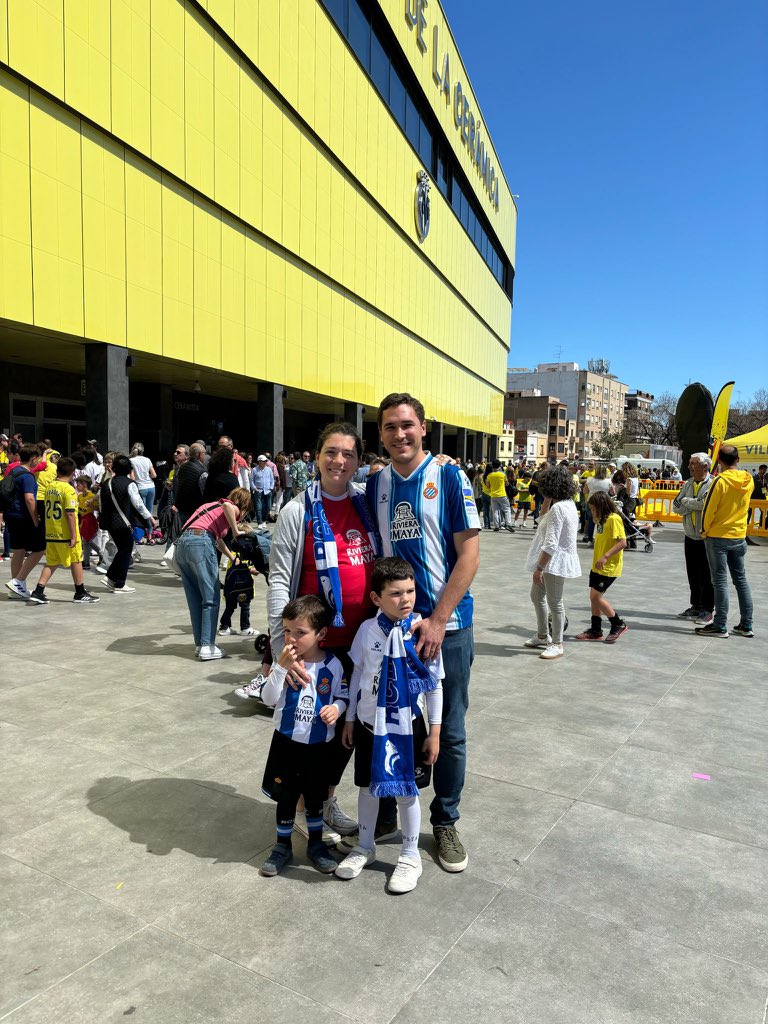 Més socis de la Penya avui a Villareal 😍
Cada vegada més nens, futur garantit 👌
#rcde <a href="/fcp_espanyol/">FCPE</a> <a href="/RCDEspanyol/">RCD Espanyol de Barcelona</a>