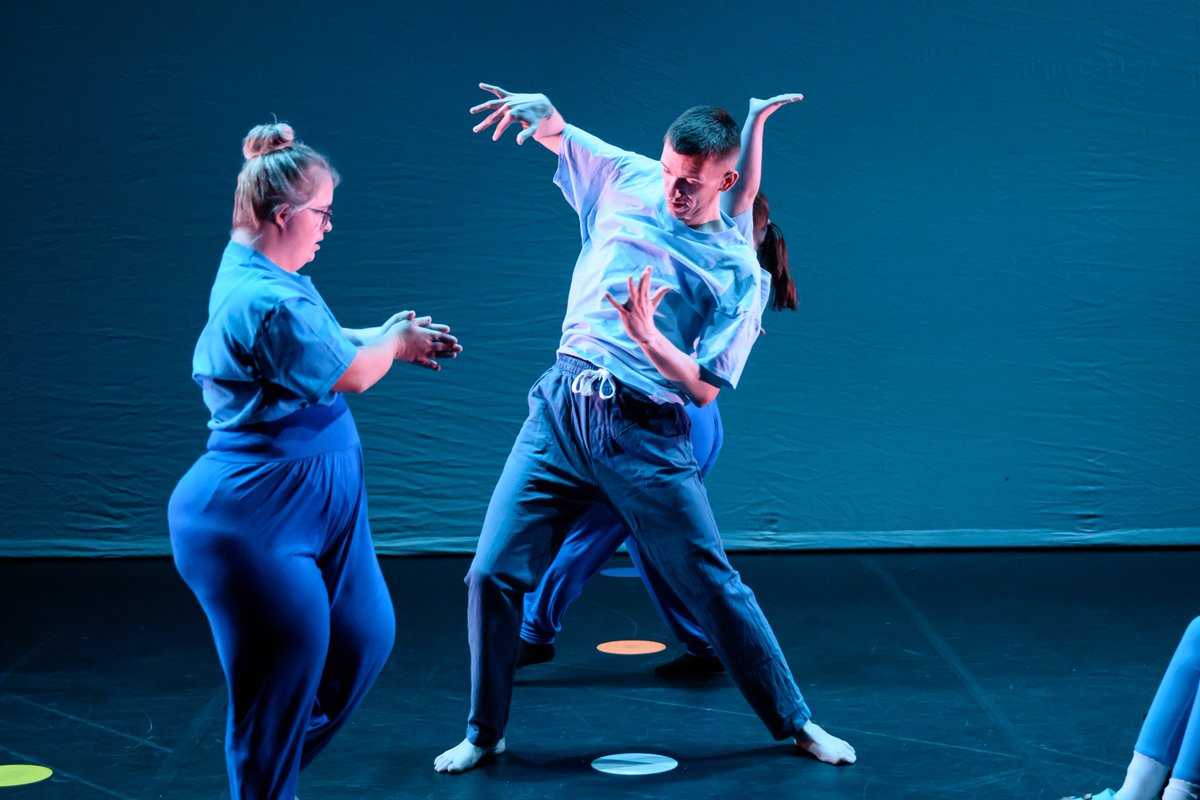our gorgeous youth company at Mass movement 2025 <a href="/CurveLeicester/">Curve</a> organised by Mel Knott, photography by <a href="/camerakaze/">camerakaze</a> @georgiewinterbotham ;-)