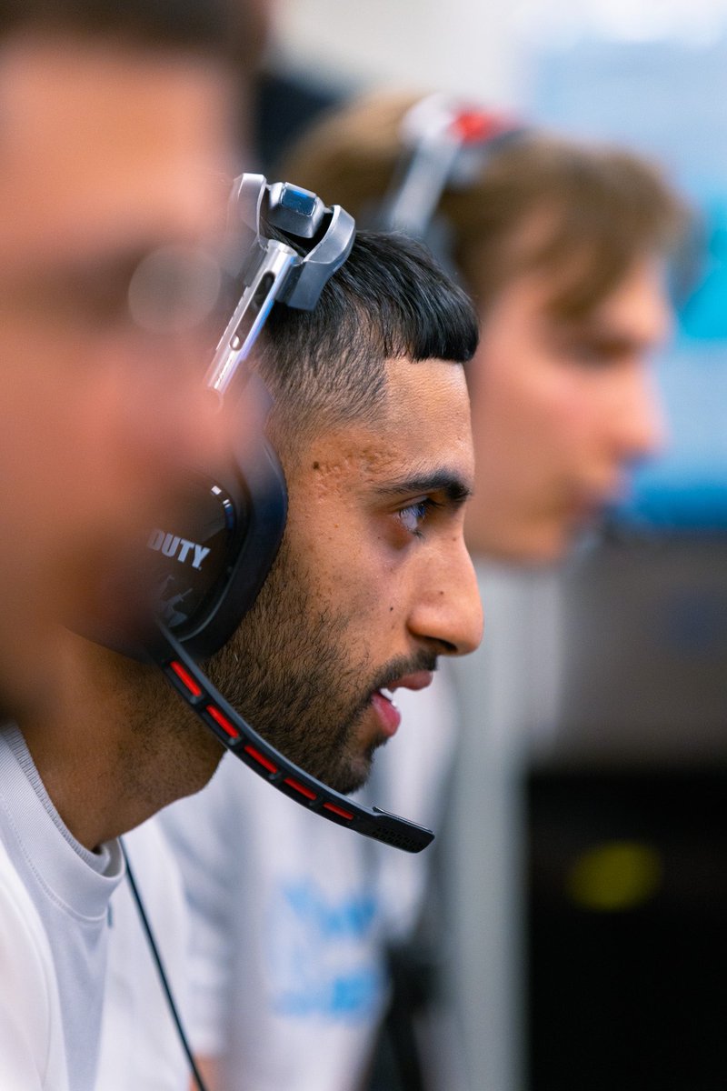 FiveFears (@fivefears) on Twitter photo Locked in for map 2 to try and tie the series up <a href="/HamzaFrosty/">GloFrosty</a> Locked in for map 2 to try and tie the series up <a href="/HamzaFrosty/">GloFrosty</a>