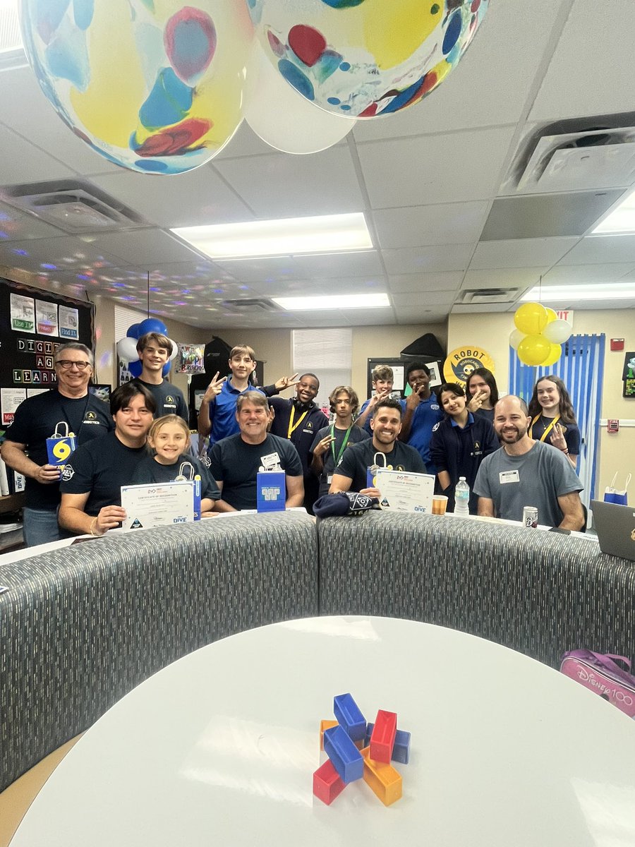 Robocanes tweet media