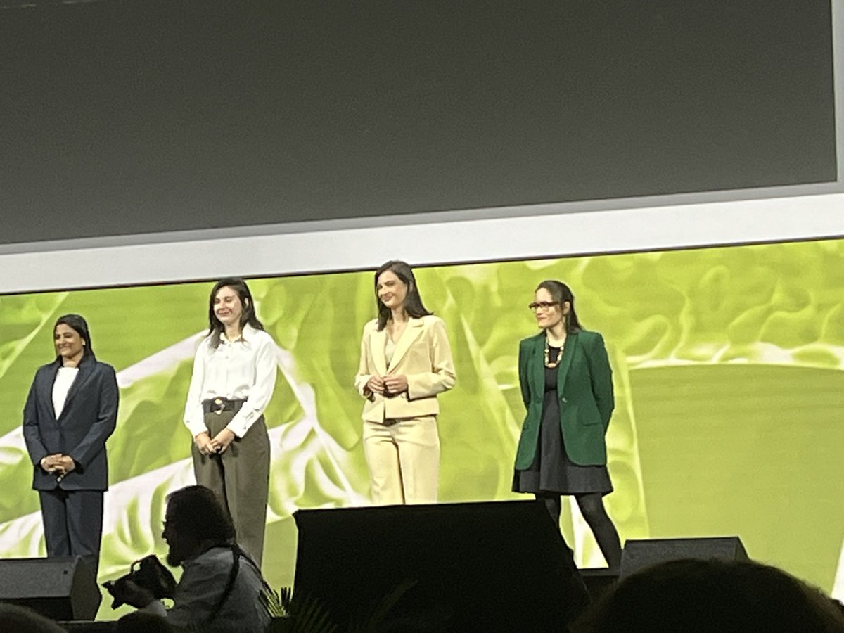 Adriana Kahn, MD (@adrianakahnmd) on Twitter photo Cancer journalism worldwide awarded at <a href="/AACR25/">angel chagolla</a> and particularly proud of the Brazilian team revealing challenges faced by the Amazon women when diagnosed with cancer #AACR25 🇧🇷 Cancer journalism worldwide awarded at <a href="/AACR25/">angel chagolla</a> and particularly proud of the Brazilian team revealing challenges faced by the Amazon women when diagnosed with cancer #AACR25 🇧🇷