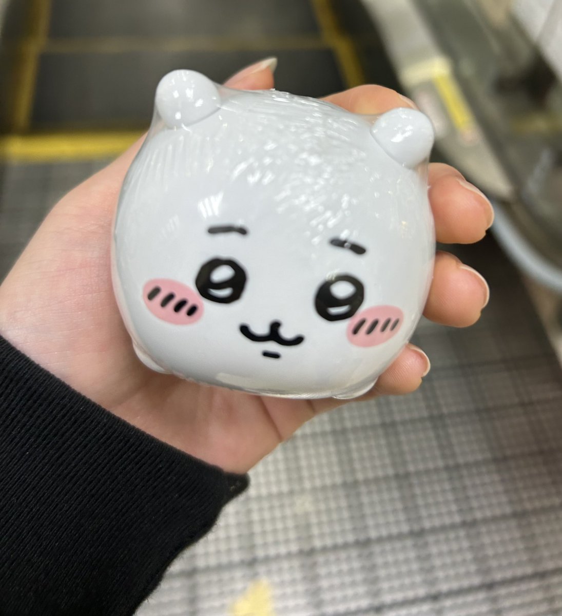 今日バイトの合間にダッシュで回しに行ったらゲット出来た！！！！ちいかわのお腹に金を詰めるぞ！！！！！！