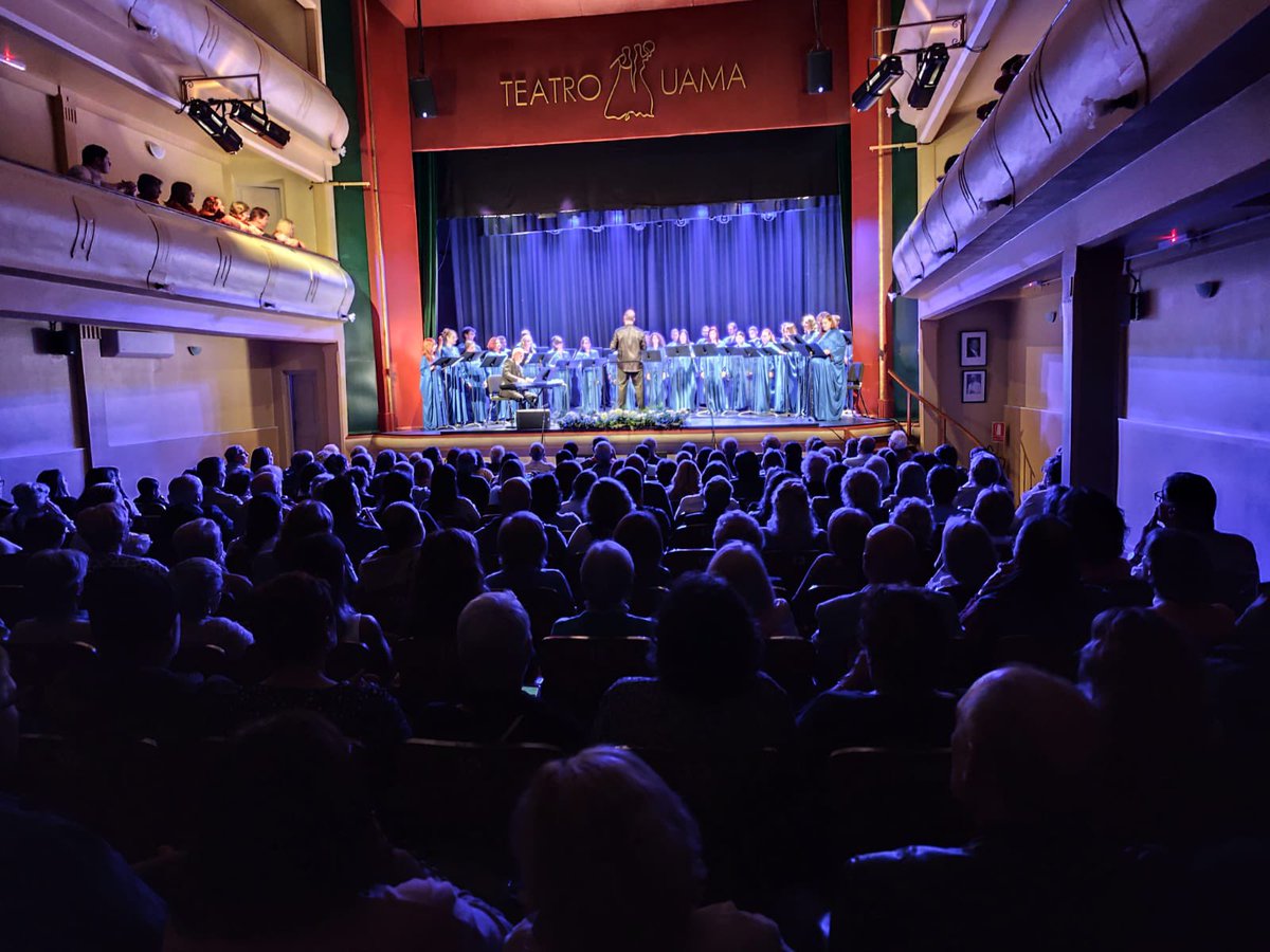 Ayer en Carmelo ! Coro Nacional del <a href="/Sodre_Uruguay/">Sodre</a> !