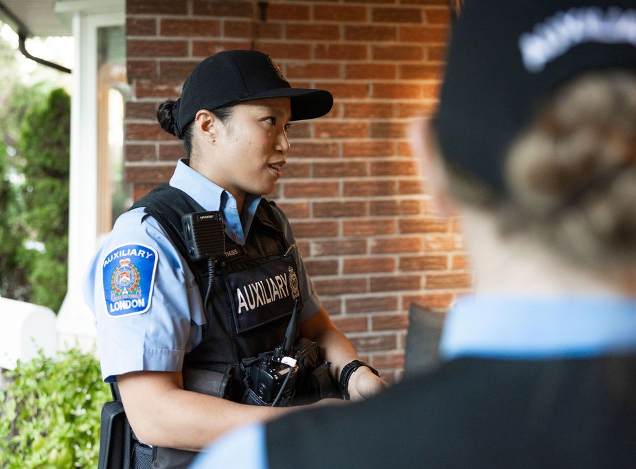 This National Volunteer Week, the London Police Service expresses our gratitude to the amazing individuals who dedicate their time and energy in the #LdnOnt community. 🚓 🙌  We are fortunate to have auxiliary officers who enhance community relations by engaging with Londoners,