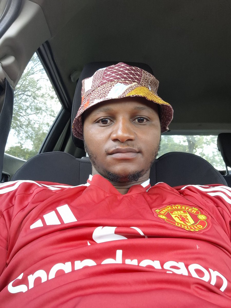 Vitttyyyyy's tweet photo. At least the manager told us that we will suffer this season. So we don't care even if we lose to bournemouth. We have survived relegation at least

#MUFC_FAMILY 
#BOUMUN https://t.co/HSRxvC7QT1