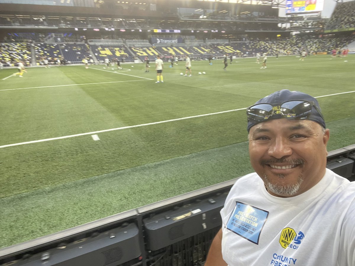 Predxican98's tweet photo. Great time @GEODISPark last night with @predaceous @Tempo_NSC @MaaceFaace and other friends Carrying the Flag before @NashvilleSC game !! #TodosUnidos #EveryoneIn https://t.co/BfEUPTaV4G