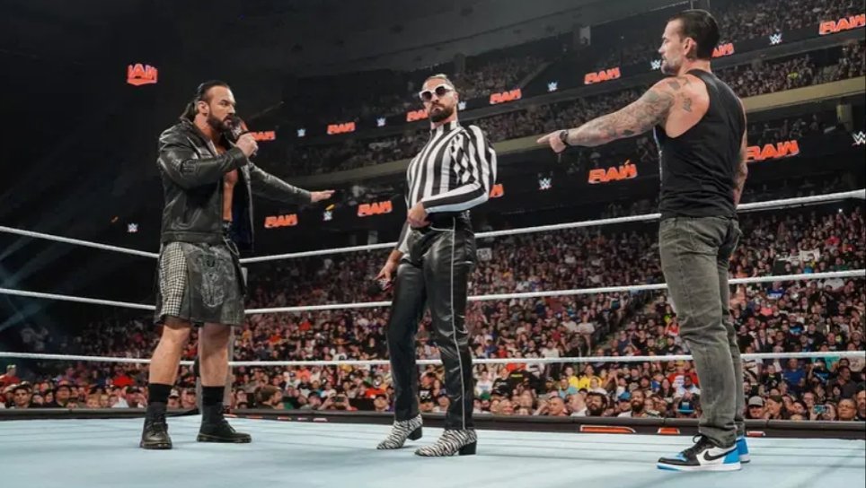 UTDyassine's tweet photo. Summer 2024 raw was special 💔 https://t.co/rVCuLfUmrd