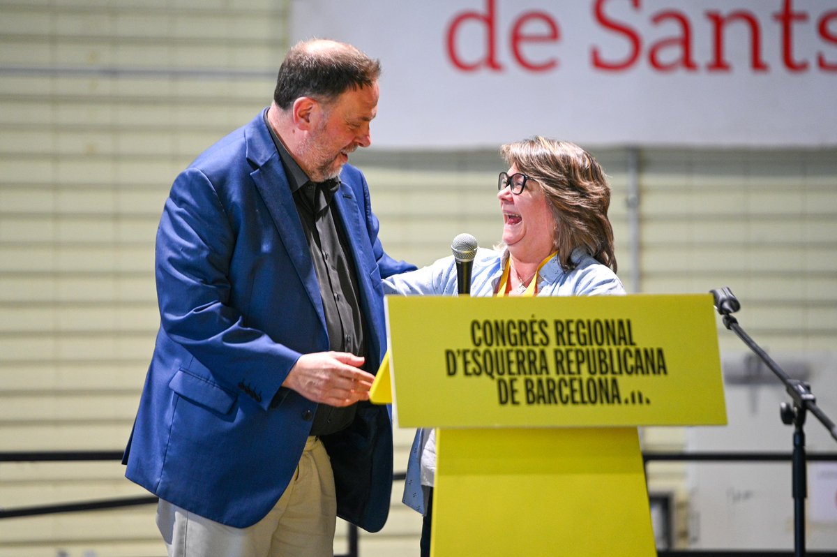 Oriol Junqueras 🎗️ (@junqueras) on Twitter photo <a href="/Esquerra_ERC/">Esquerra Republicana</a> és un sol equip, un sol partit que es vol posar al servei de #Barcelona i del país. La millor eina per fer-ho és la cohesió interna i per això treballarem amb un únic objectiu al costat de <a href="/CgCreu/">CG Creu ✊💜</a> i <a href="/colome_miquel/">Miquel Colomé</a>. <a href="/Esquerra_ERC/">Esquerra Republicana</a> és un sol equip, un sol partit que es vol posar al servei de #Barcelona i del país. La millor eina per fer-ho és la cohesió interna i per això treballarem amb un únic objectiu al costat de <a href="/CgCreu/">CG Creu ✊💜</a> i <a href="/colome_miquel/">Miquel Colomé</a>.