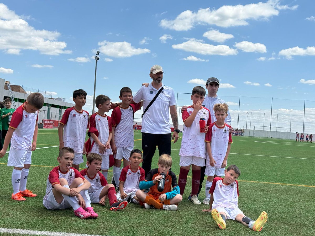 📆 Liga - Jornada 23 🏆 BENJAMÍN "B"
<a href="/cubas/">Eduardo Cubas</a> 1️⃣1️⃣ 🆚 2️⃣ <a href="/IveroValdemoro/">ÍVero ❤ Valdemoro ⚽️</a>

Derrota dura, marcamos primero pero luego el rival fue superior en todo el partido. Dar las gracias a los prebenjamines que nos ayudaron en el partido.
Arriba Ivero‼️⚽♥️
#vamosivero
#masqueunclubunafamilia