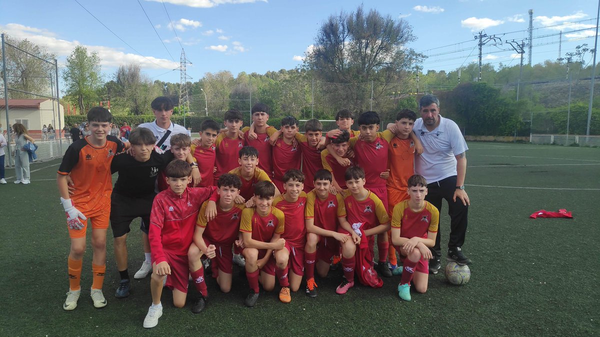📆 Liga - Jornada 26 🏆 INFANTIL "A"
<a href="/EFValdemoro/">EFValdemoro</a> 2️⃣ 🆚 2️⃣ <a href="/IveroValdemoro/">ÍVero ❤ Valdemoro ⚽️</a>

Partido en campo difícil. 1° parte realizamos un fútbol muy bueno y nos vamos con 0-1 a favor. 2° parte se equilibra el partido sacando 1 punto. Quedan 4 finales y hay que darlo todo💪
#vamosivero