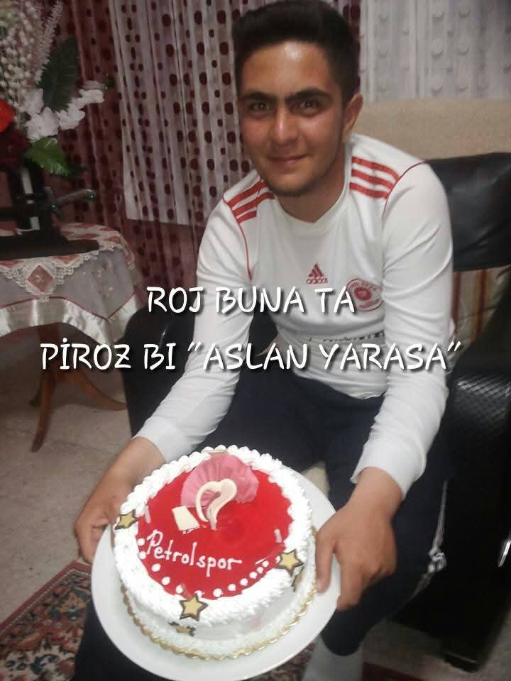 Bavé Şeh♡Dar (@bsehdar) on Twitter photo Bu galibiyeti doğum günü vesilesiyle <a href="/72yarasalar/">YARASALAR</a> ın reislerinden olan emektar <a href="/syvrlsehmus/">şeğ</a> 'a hediye ediyoruz. 🦇 ⚽ 🇦🇹 #batmanpetrolspor
Roj Bun'a té Pîroz Dıkım 🎂 karizma 🦁 parçası 🦇 <a href="/syvrlsehmus/">şeğ</a>
<a href="/batmanpetrolsk_/">Batman Petrolspor</a> <a href="/mlgdemir/">Latif Gökdemir</a> <a href="/cozanb/">Çağdaş Ozan</a> Bu galibiyeti doğum günü vesilesiyle <a href="/72yarasalar/">YARASALAR</a> ın reislerinden olan emektar <a href="/syvrlsehmus/">şeğ</a> 'a hediye ediyoruz. 🦇 ⚽ 🇦🇹 #batmanpetrolspor
Roj Bun'a té Pîroz Dıkım 🎂 karizma 🦁 parçası 🦇 <a href="/syvrlsehmus/">şeğ</a>
<a href="/batmanpetrolsk_/">Batman Petrolspor</a> <a href="/mlgdemir/">Latif Gökdemir</a> <a href="/cozanb/">Çağdaş Ozan</a>