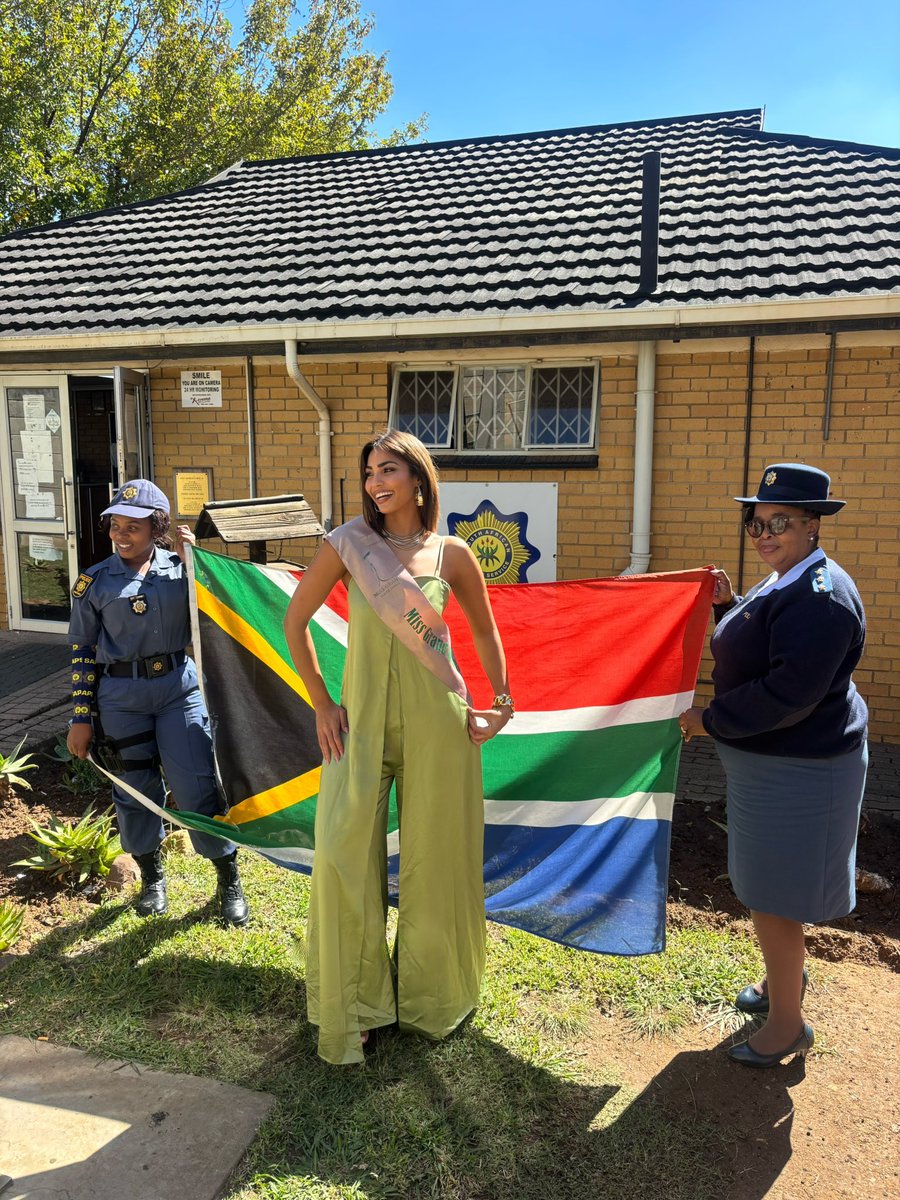 neecy_s's tweet photo. Today we honor the spirit of uTata Nelson Mandela, the bravery of our heroes, and the resilience of every South African who dared to dream of freedom. 🇿🇦
Freedom is our inheritance- paid for in courage, sacrifice, and unshakable hope. 

Happy Freedom Day, Mzansi ✊🇿🇦 https://t.co/R6VWT6CnuX