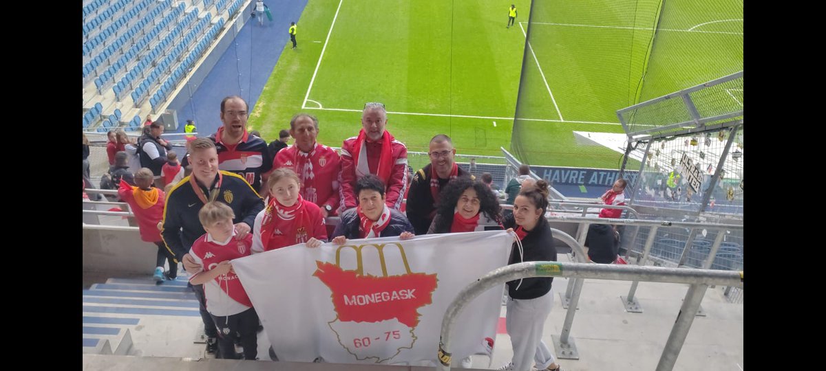 CSMonaco's tweet image. Eux veulent aller en Champion&apos;s League ! Peut-être pas ceux sur le terrain... Merci pour votre soutien indéfectible !!! #HACASM #DagheMunegu #Partouttoujours #ASMonaco @SuppLorraine @monegask6075 @MuneguCVDL #CSMDOMTOM