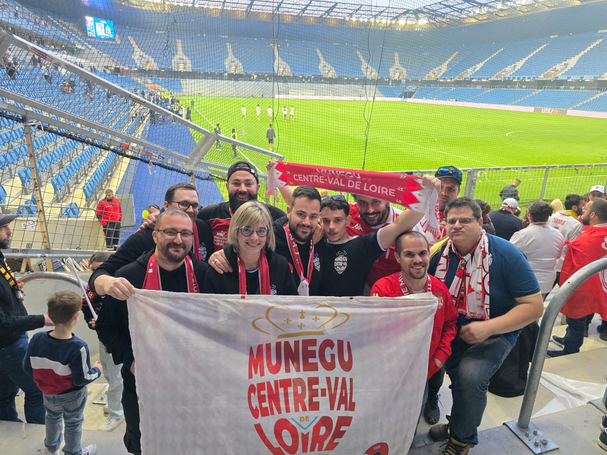 CSMonaco's tweet image. Eux veulent aller en Champion&apos;s League ! Peut-être pas ceux sur le terrain... Merci pour votre soutien indéfectible !!! #HACASM #DagheMunegu #Partouttoujours #ASMonaco @SuppLorraine @monegask6075 @MuneguCVDL #CSMDOMTOM