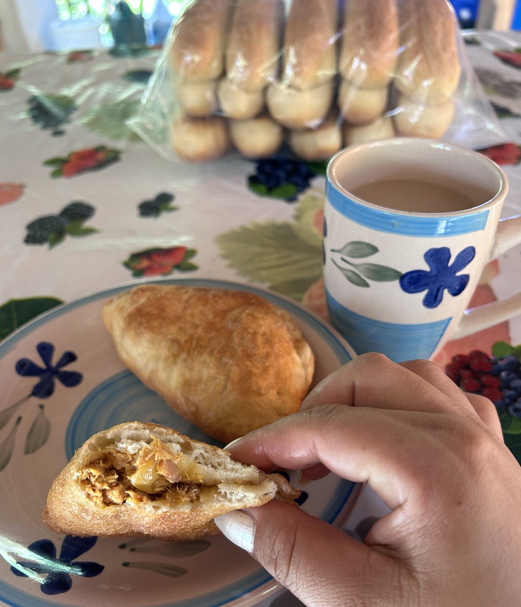 Buenos días gente. 
Un croissant de tuna.