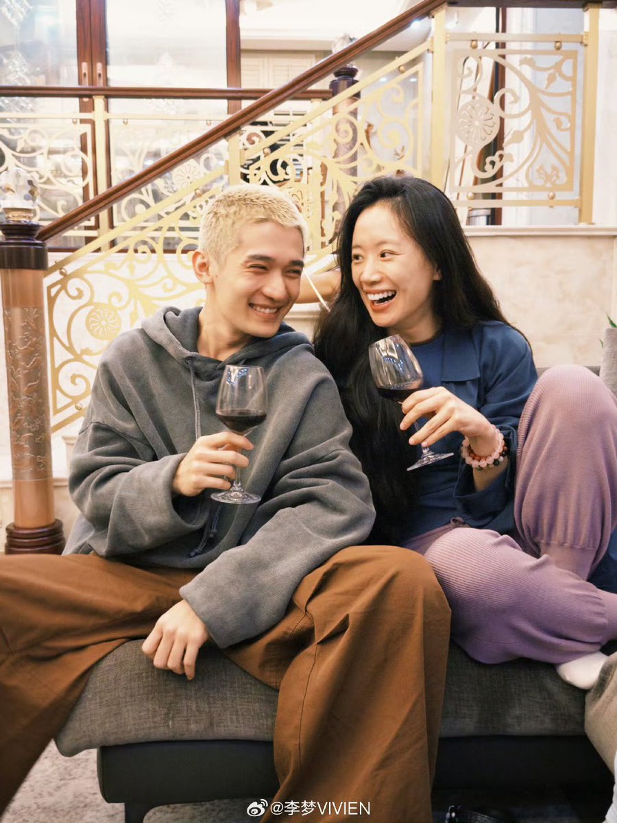 dramapotatoe's tweet image. #LiMeng shares new snaps with #TheDouble’s costar #LiangYongqi

More - weibo.com/1664925303/516…