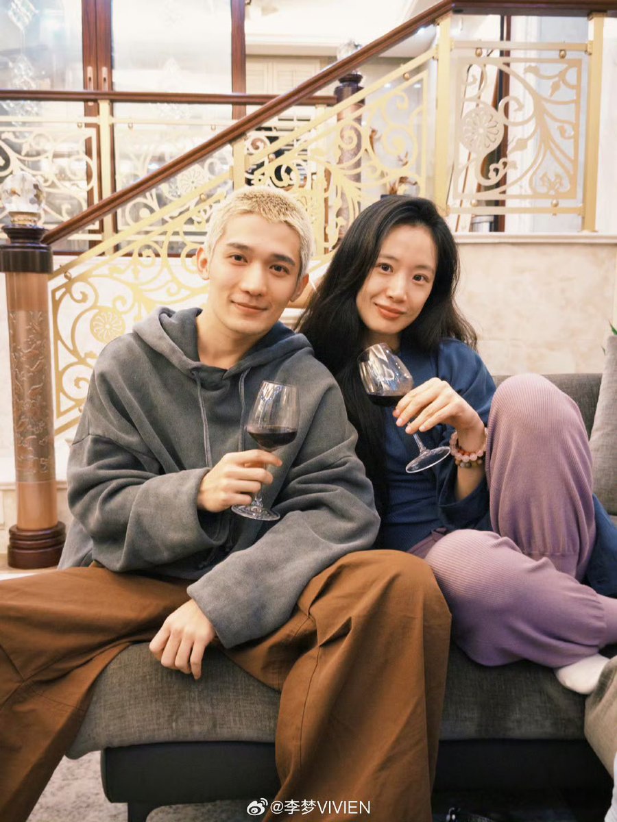 dramapotatoe's tweet image. #LiMeng shares new snaps with #TheDouble’s costar #LiangYongqi

More - weibo.com/1664925303/516…