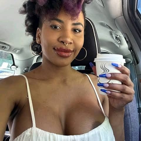 demilily69's tweet photo. #NewProfilePic https://t.co/TB0xaxWKTm