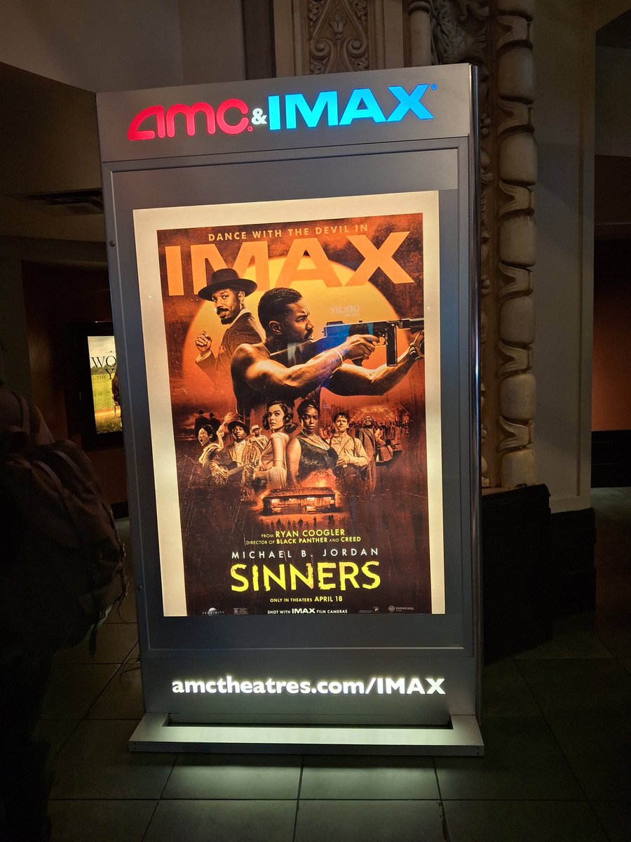 Cheavor's tweet photo. At AMC Empire 25, Times Square watching the Sold-Out Movie "Sinners".
#MichaelBJordan #HaileeSteinfeld #LiJunLi #WunmiMosaku #OmarBensonMiller #DelroyLindo #SaulWilliams #Sinners #TimesSquare #AMCempire #atAMC https://t.co/gq4UvDZ3Da