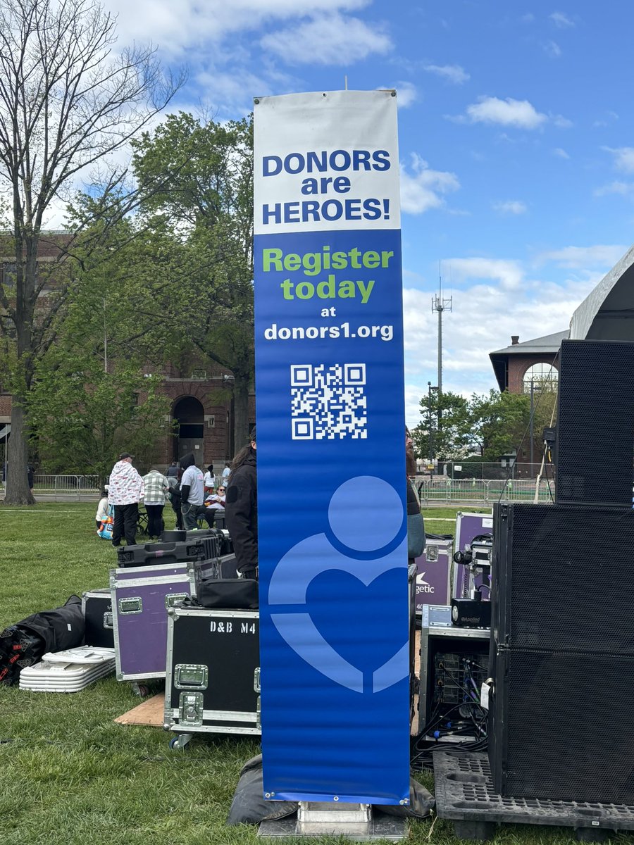 Loraine Ballard (@loraineballard) on Twitter photo Another beautiful #donordash sponsored by <a href="/Donors1/">Gift of Life</a> to raise awareness about the importance of #organdonation. Spoke to inspiring folks including <a href="/roxyromeo/">Roxy Romeo 🇹🇹</a>, the great #PhillyFreeway who is not only an organ recipient but his late son was an organ donor who saved four lives. Another beautiful #donordash sponsored by <a href="/Donors1/">Gift of Life</a> to raise awareness about the importance of #organdonation. Spoke to inspiring folks including <a href="/roxyromeo/">Roxy Romeo 🇹🇹</a>, the great #PhillyFreeway who is not only an organ recipient but his late son was an organ donor who saved four lives.