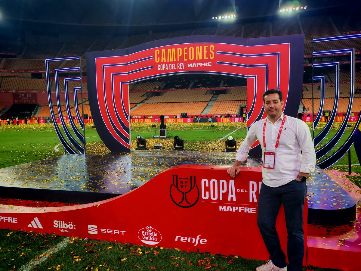 Josdaros's tweet photo. Anoche tuve la suerte de ver en directo la final de la Copa del Rey entre el Barcelona y el Real Madrid. ¡Qué partidazo! Emoción, intensidad y fútbol del bueno hasta el último minuto. Orgulloso de haber vivido una noche así. #CopaDelReyFinal #CopaDelRey2025 #Final #BarçaMadrid https://t.co/CPIPDexJLp