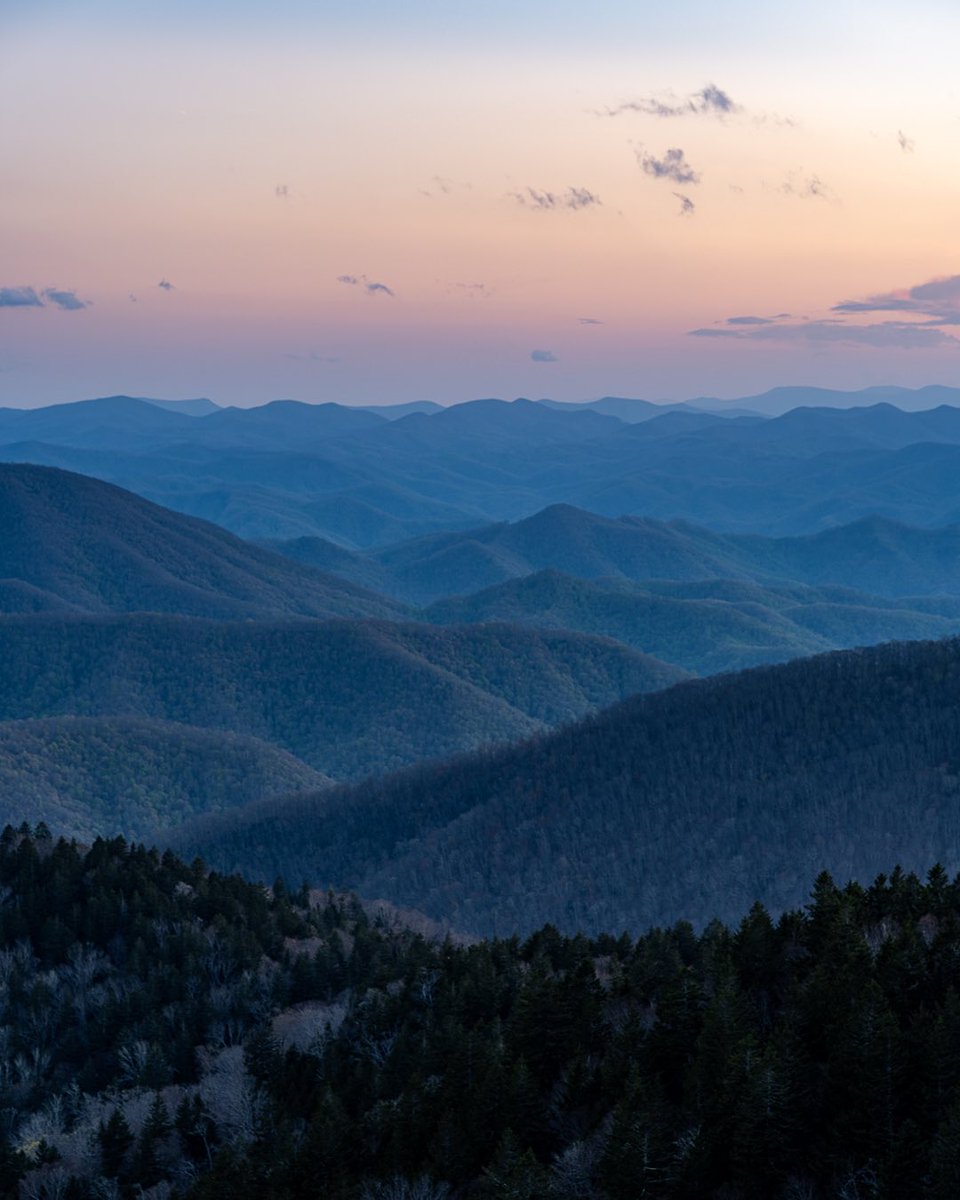 Asheville Pictures (@ashevillepictu1) on Twitter photo Clarity and peace at six thousand feet above sea level last night Clarity and peace at six thousand feet above sea level last night