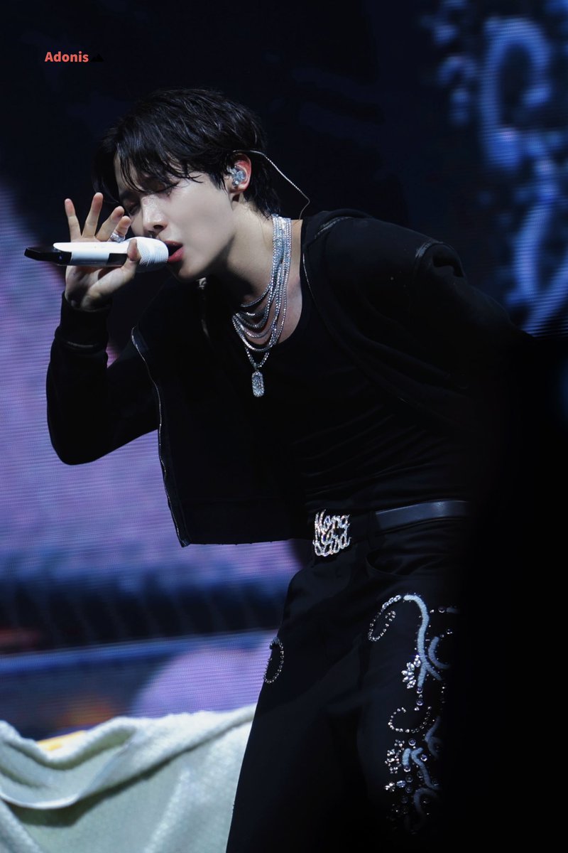 Adonis_Hoseok's tweet photo. 250427 HOPE ON THE STAGE in Singapore

ㅠㅠ

#jhope #제이홉 #정호석 #ジェイホープ 
#BTS #방탄소년단 @BTS_twt https://t.co/nDZojO3kid