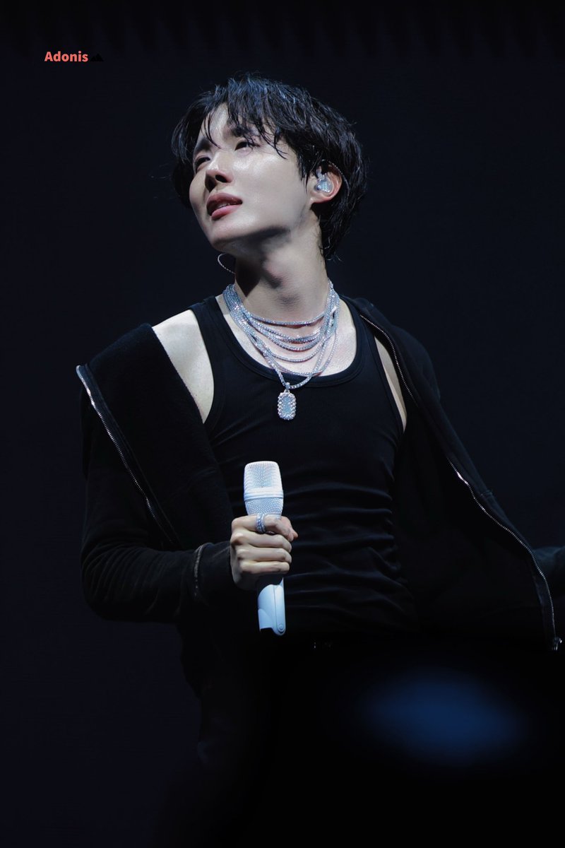 Adonis_Hoseok's tweet photo. 250427 HOPE ON THE STAGE in Singapore

ㅠㅠ

#jhope #제이홉 #정호석 #ジェイホープ 
#BTS #방탄소년단 @BTS_twt https://t.co/nDZojO3kid
