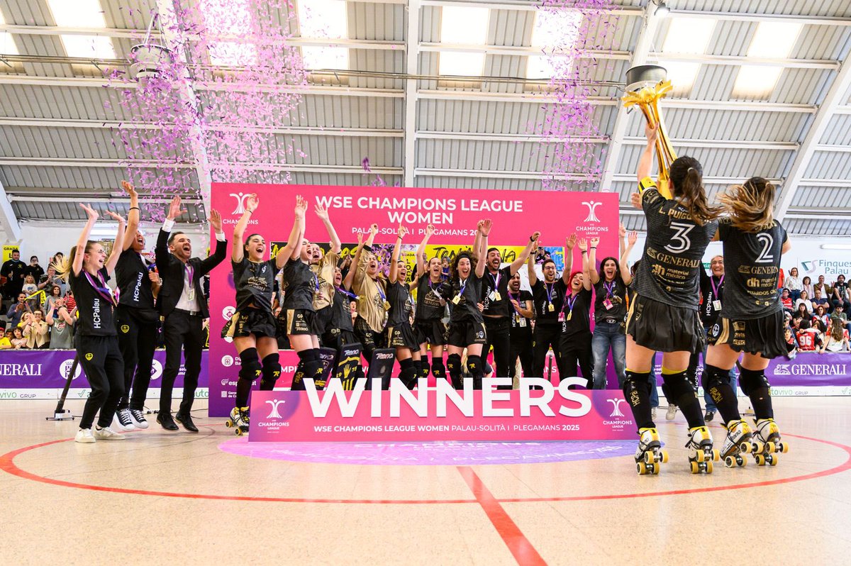 Ben alt, campiones! 💛🖤

#TenimUnaPassió