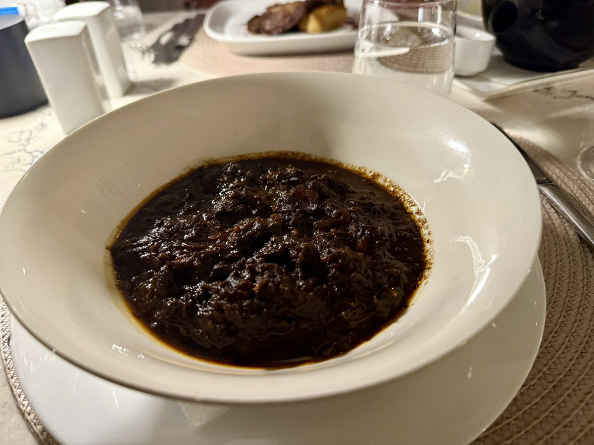 chefbossuet's tweet photo. #theflyingfish #restaurant #dinner #mountcinnamon #resort #grandansebeach #stgeorge #grenada 🇬🇩 #caribbean #westindies
Lambie fritters 🐚
Guyanese Pepper 🌶️ Pot
Belmont Chocolate Flourless Cake 🍫 @mountcinnamon https://t.co/wKqWdcWPz5