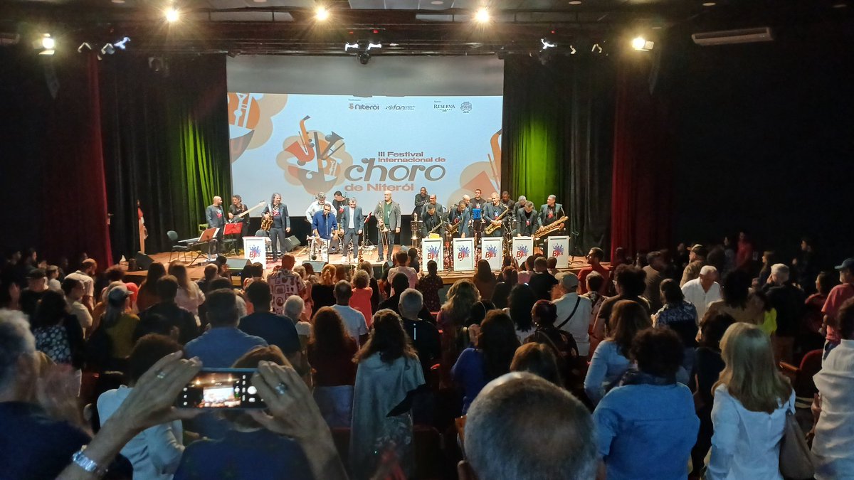 Sabado maravilhoso com MUITA cultura no "III Festival Internacional de Choro de Niterói". Muito obrigado aos artistas, <a href="/NiteroiPref/">Prefeitura de Niterói</a> e Reserva Cultural 🤩