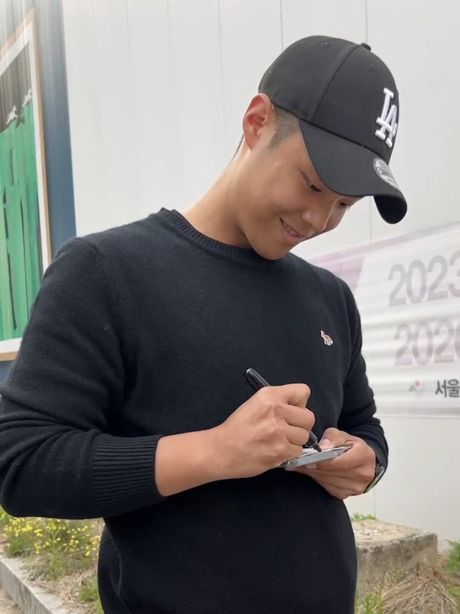 B4157109's tweet photo. 오늘의 잠실 승요 ! 🍀˚ ༘ 
담엔 일하러 오시길 (제발내소원) https://t.co/r8Kdegdjkp