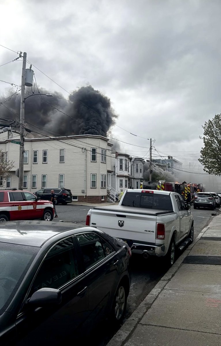 Heavy smoke on arrival… 
<a href="/BostonFire/">Boston Fire Dept.</a> 2nd Alarm 🔥
111 Moore Street #EastBoston #BostonFire (Thanks to one of my followers for sending the photo, much appreciated! )