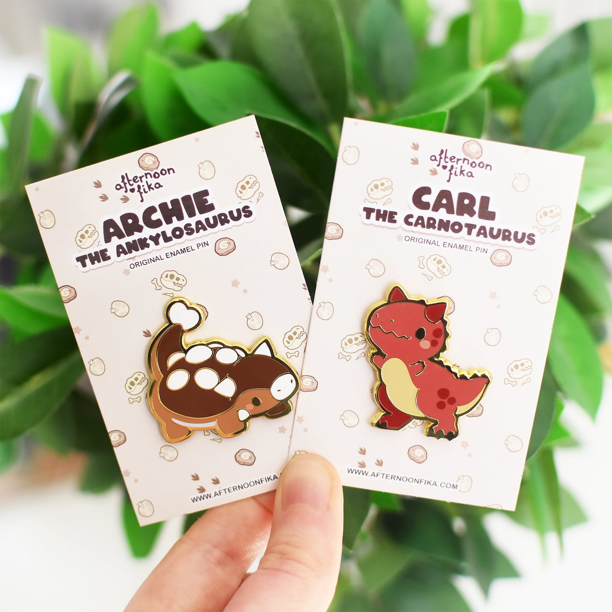 floofyfluff's tweet image. I made little prehistoric pals pins! 🦖🦕