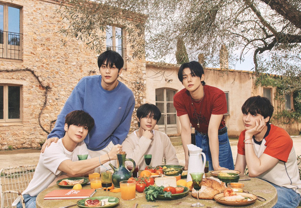 kchartsmaster's tweet photo. TOMORROW X TOGETHER for 'Love Language' concept photos. https://t.co/oEkj7EJ9EF